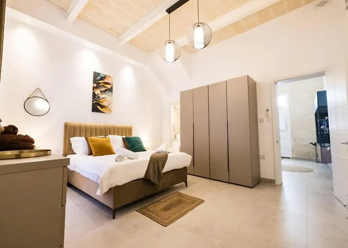 Rabbit Hole Apartment *